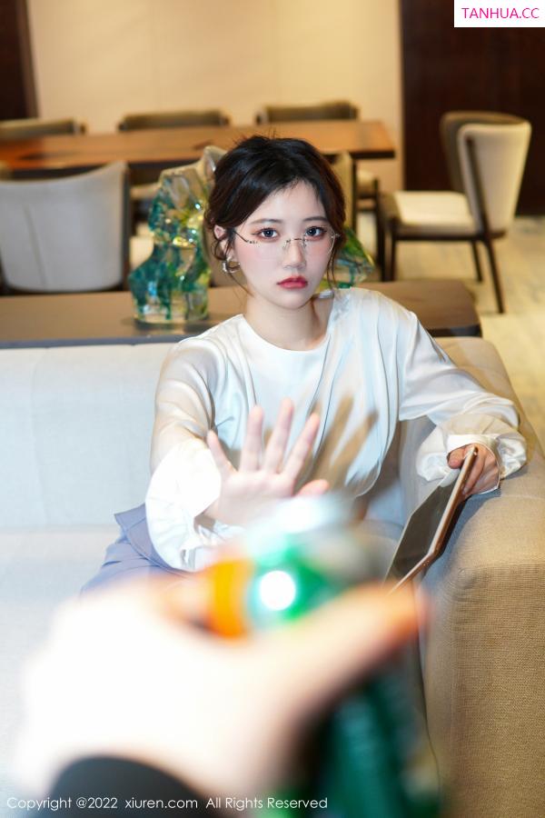   [XiuRen]高清写真图 2022.12.22 No.6028 奈奈子 新人美腿第15张图片